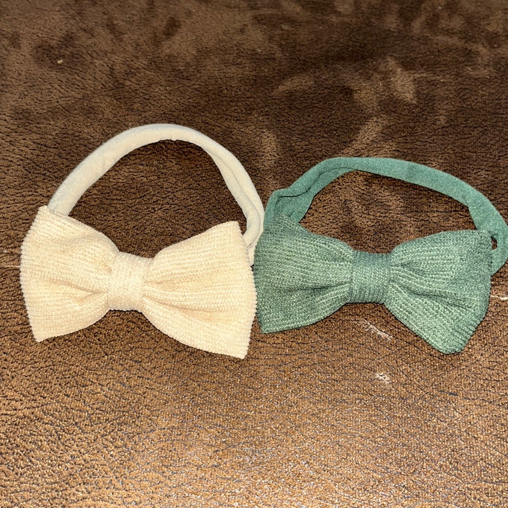 Set of 2 bows